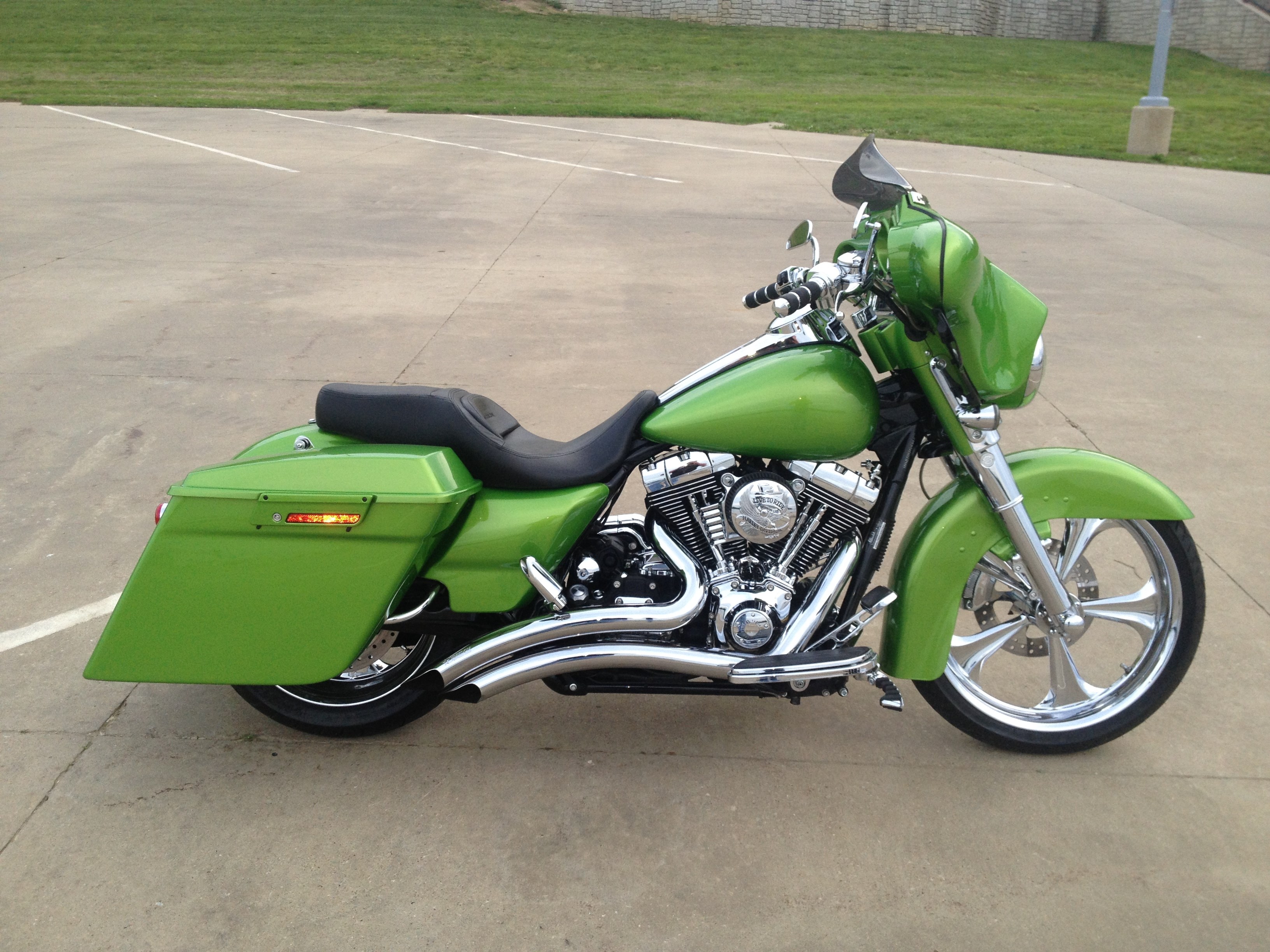 2010 HarleyDavidson® FLHX Street Glide® (Custom Color AntiFreeze