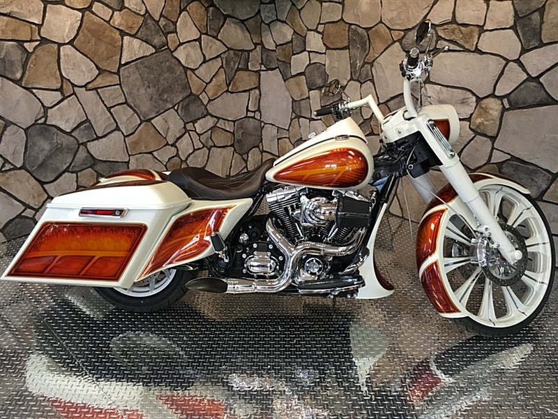 2015 HarleyDavidson® FLHR Road King® (Custom Paint Job), Dumfries, Virginia (624610